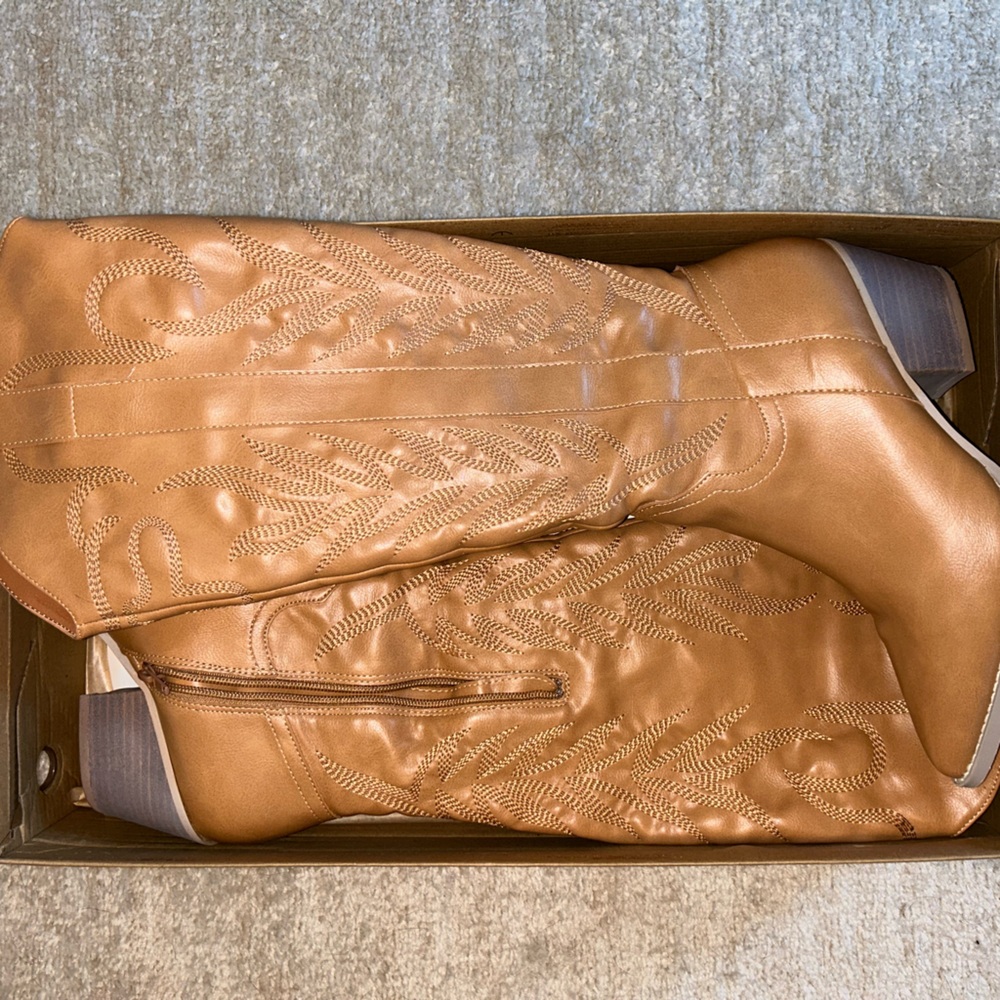 Tan boots worn once